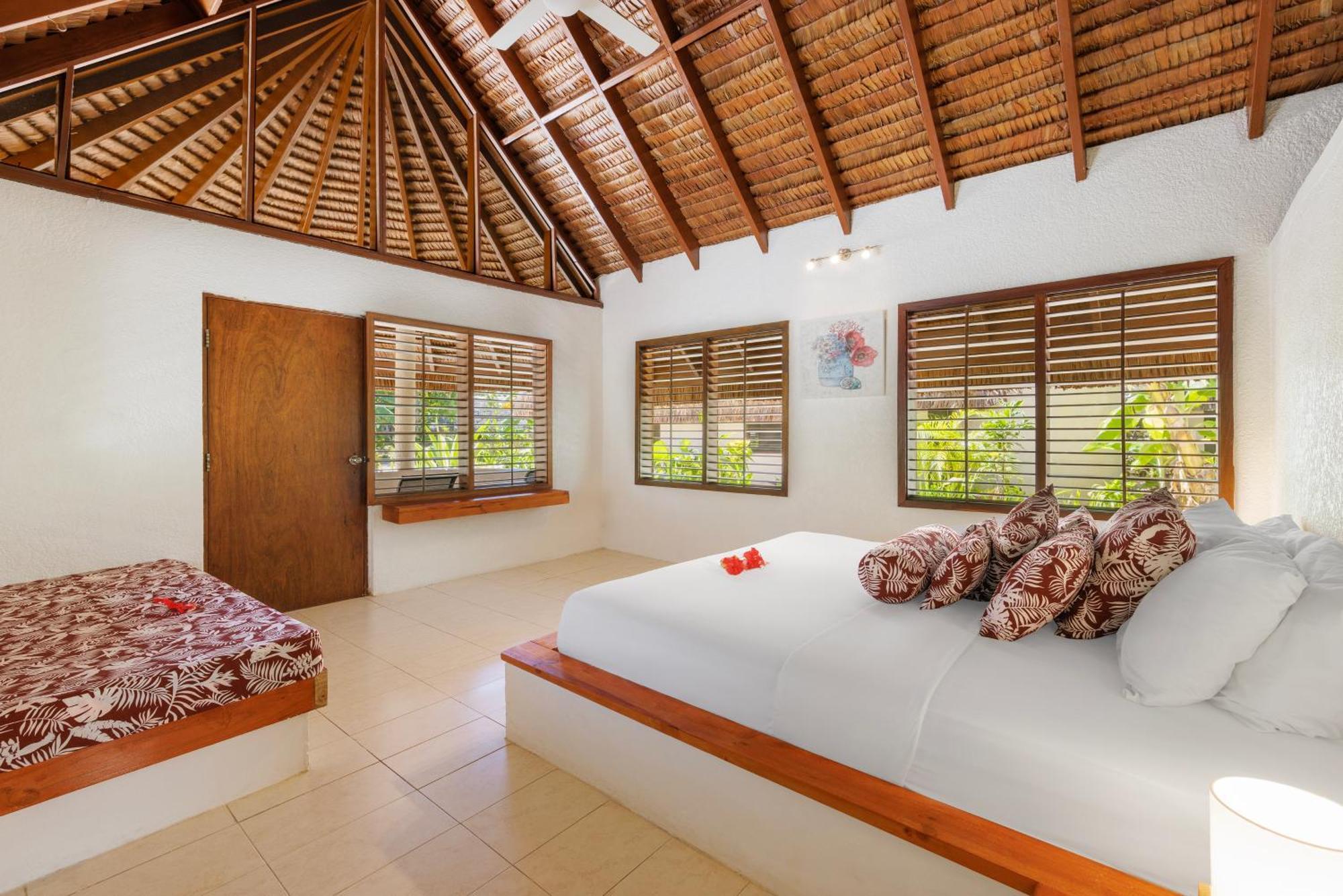 Breakas Beach Resort (Adults Only) Port Vila Eksteriør billede