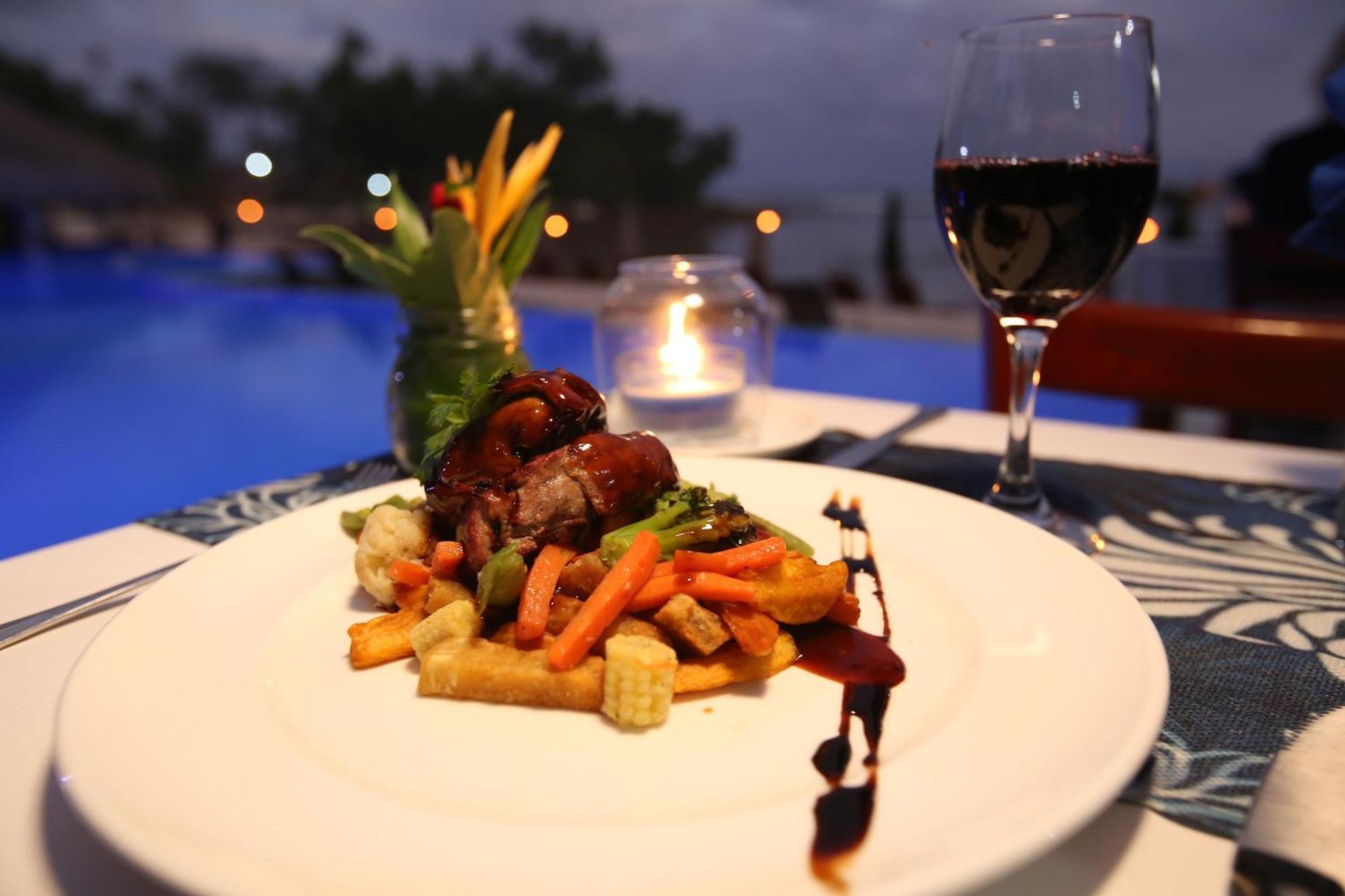 Breakas Beach Resort (Adults Only) Port Vila Eksteriør billede