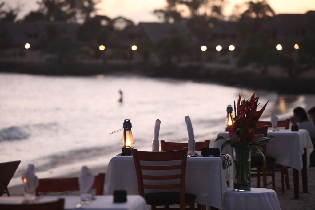 Breakas Beach Resort (Adults Only) Port Vila Eksteriør billede